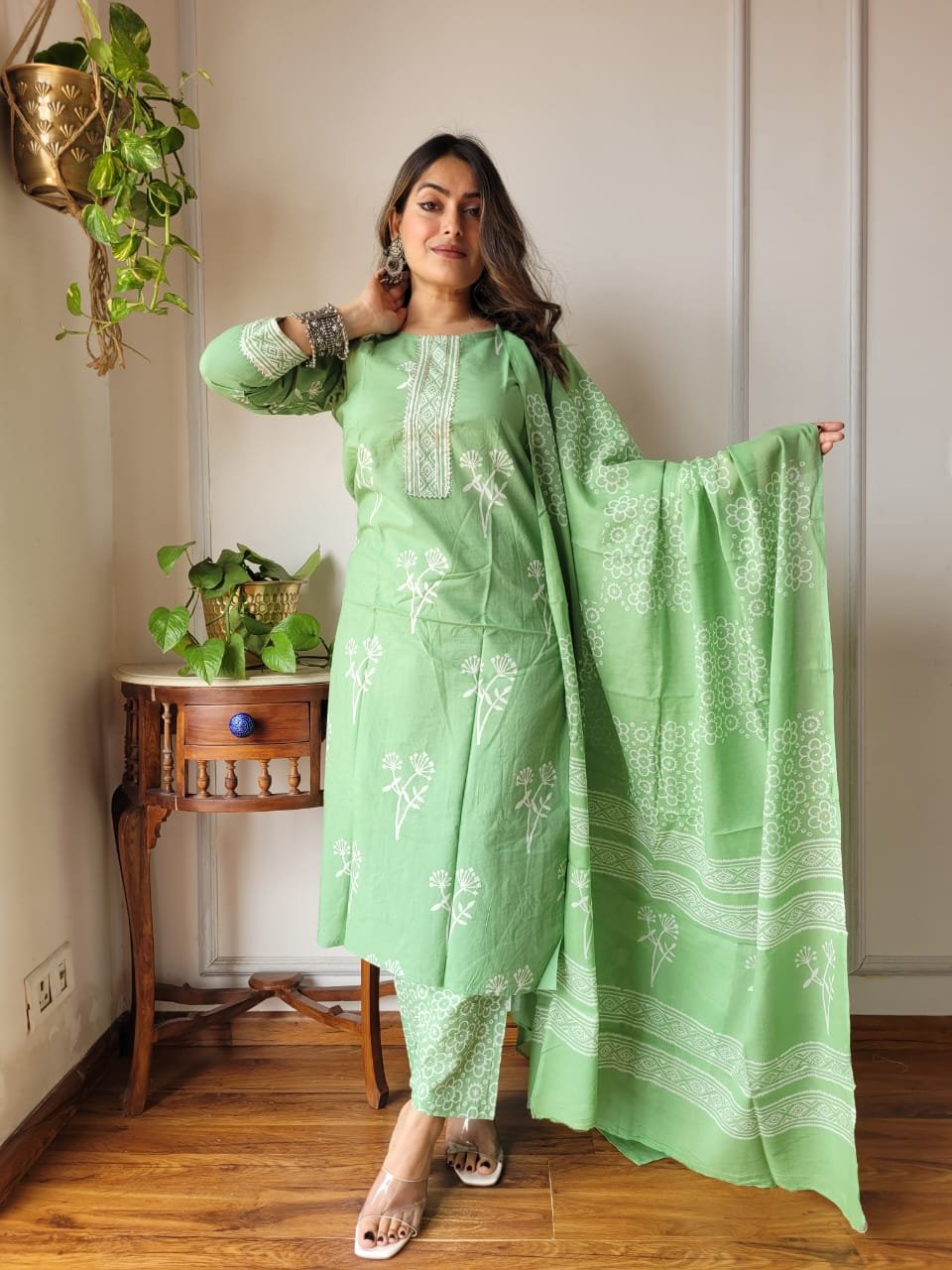 Product Image 735