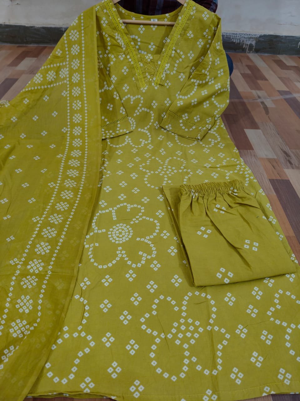 Product Image 757