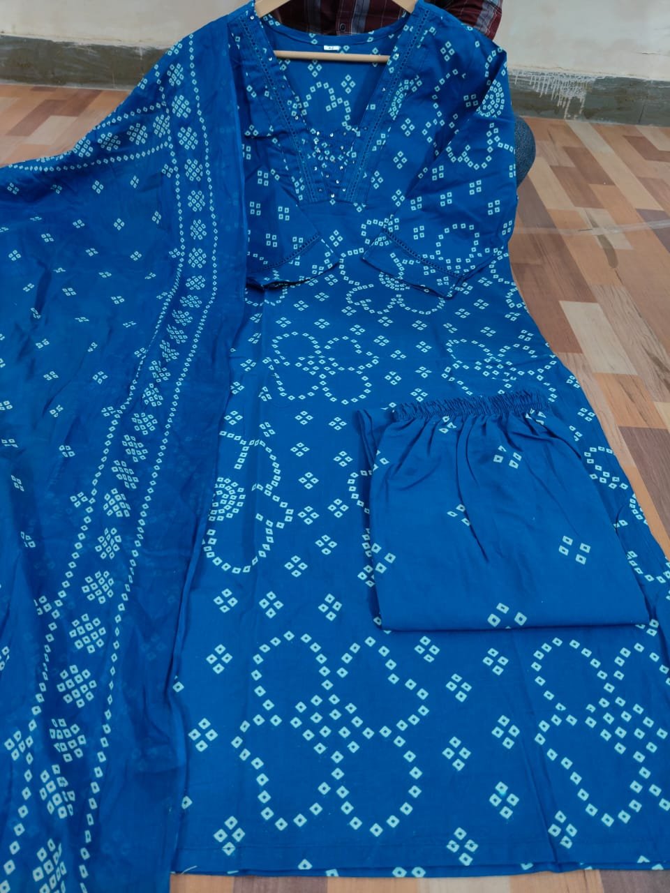 Product Image 752